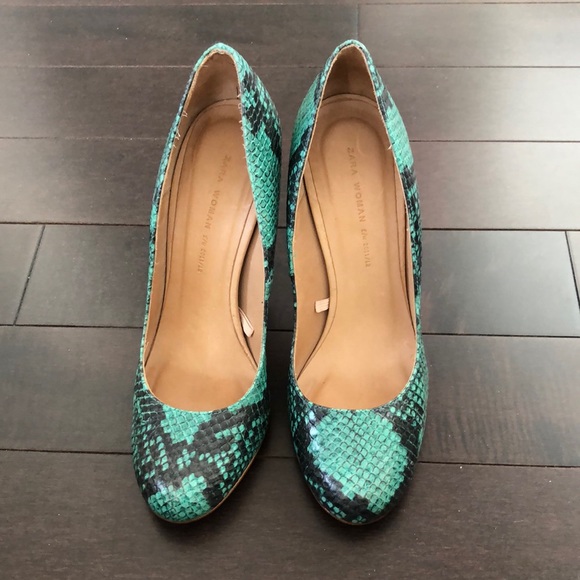 Zara Shoes - Zara Green Faux Snakeskin Heels